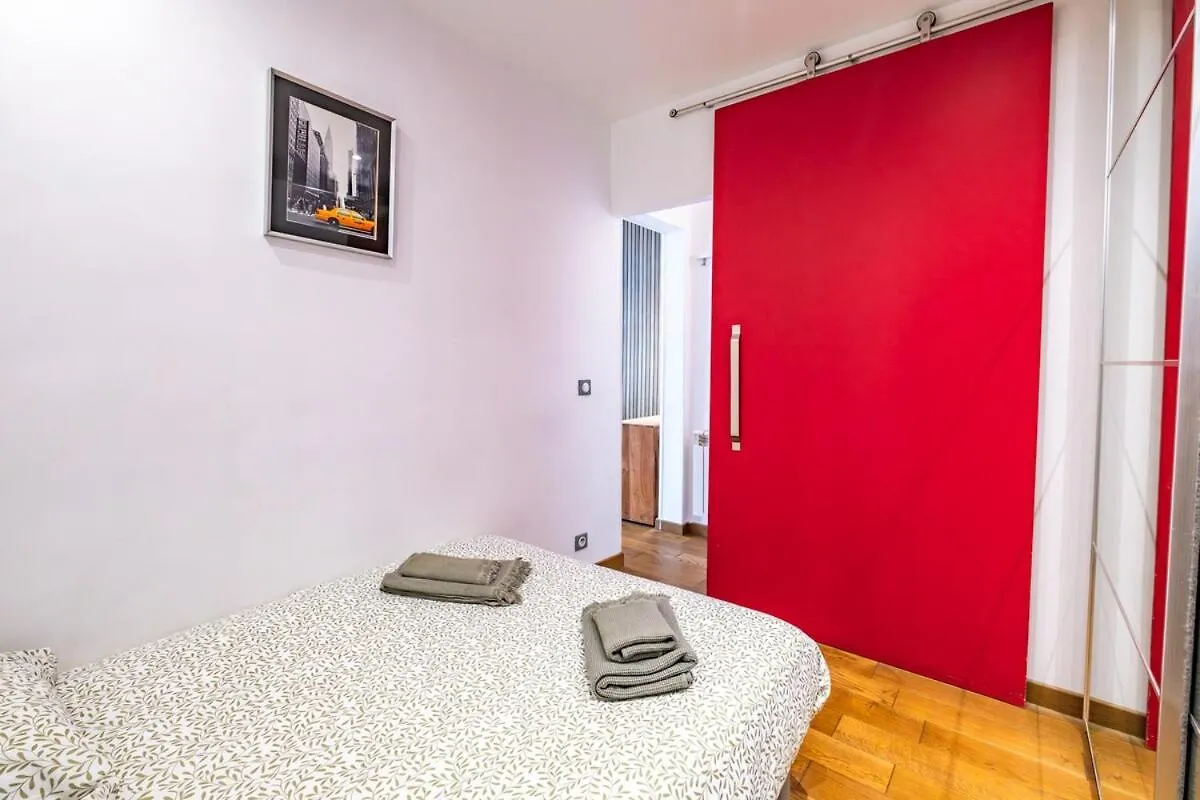 Bright Apartment At Les Invalides - 4 Guests Париж