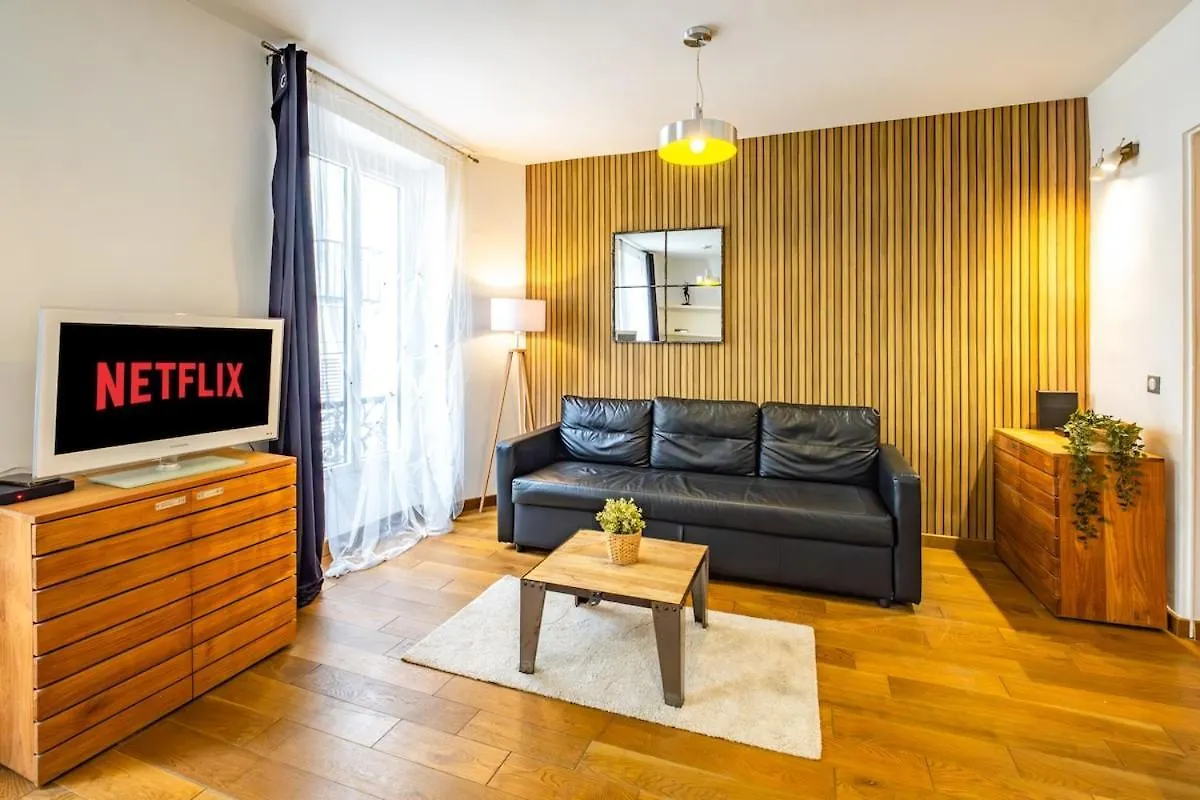 Bright Apartment At Les Invalides - 4 Guests パリ